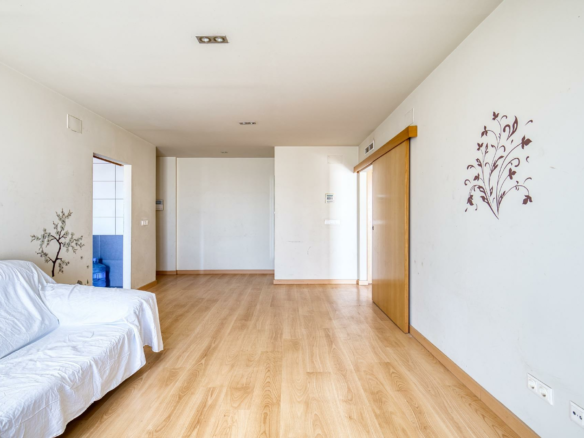 3-bedroom Flat In Elche, Spain (86 M²)
