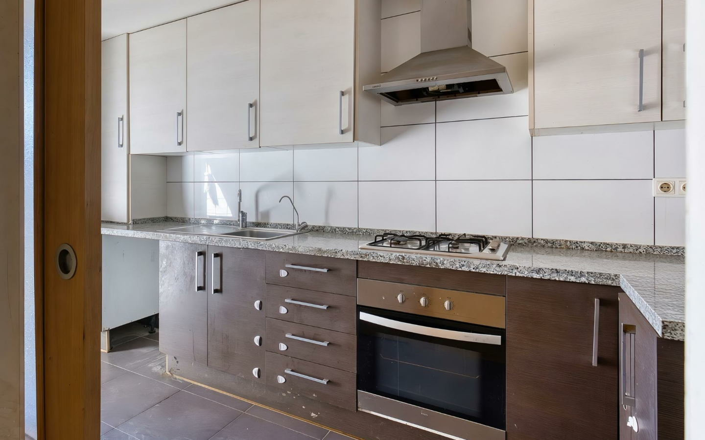 3-bedroom Flat In Elche, Spain (86 M²)
