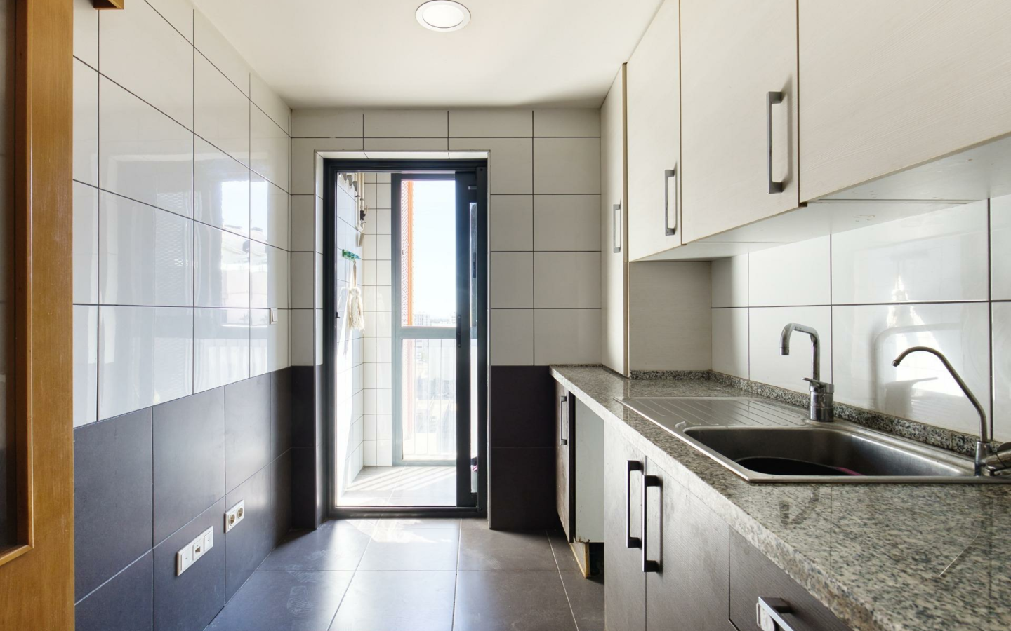 3-bedroom Flat In Elche, Spain (86 M²)