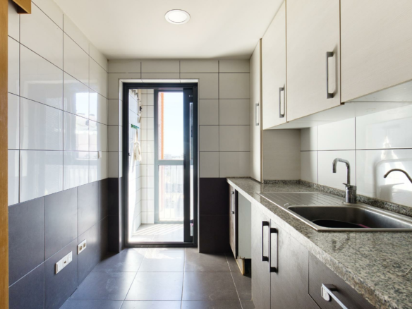 3-bedroom Flat In Elche, Spain (86 M²)