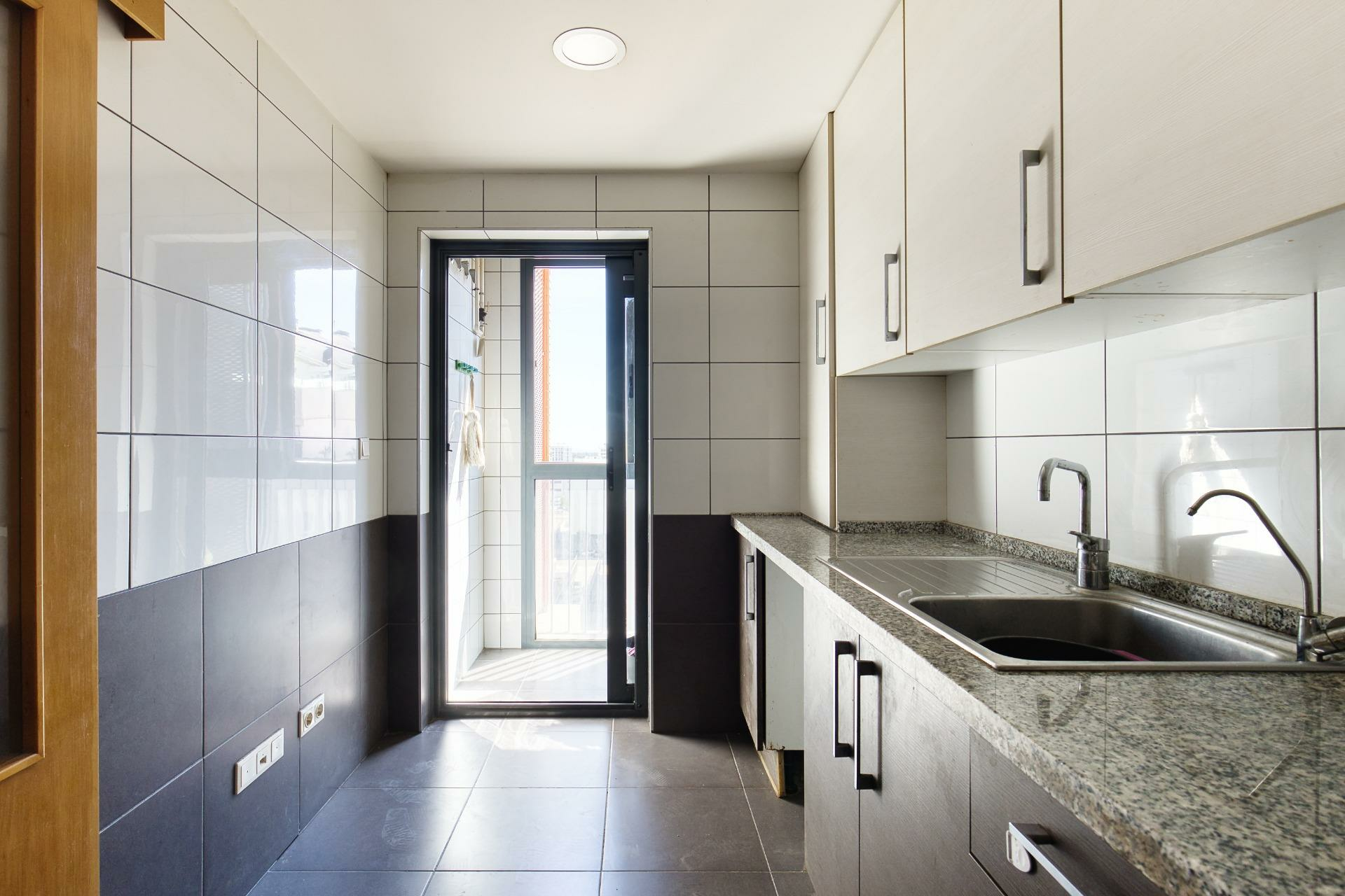 7-4-4e8991 3-bedroom Flat In Elche, Spain (86 M²)