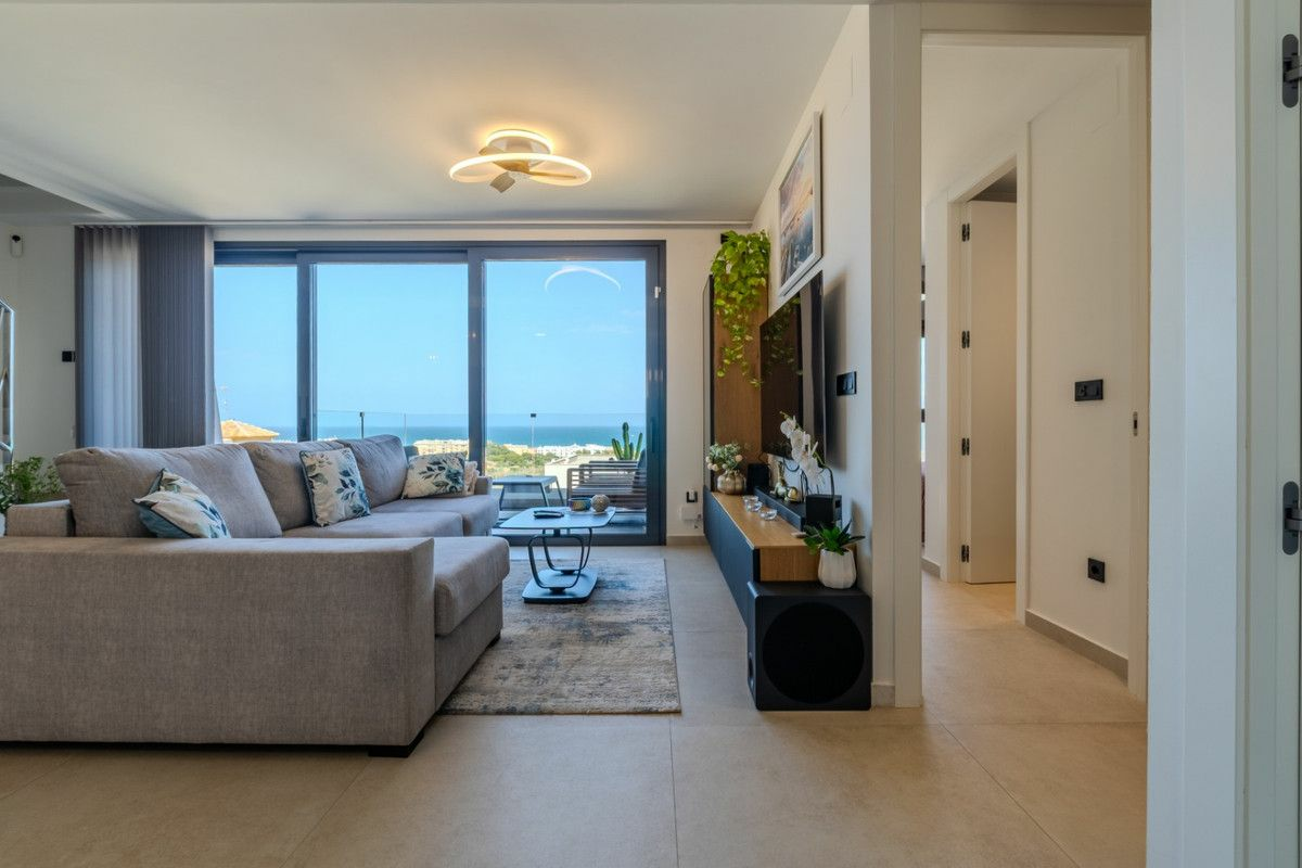 3-bedroom Apartment In Guardamar Del Segura, Spain (93 M²)