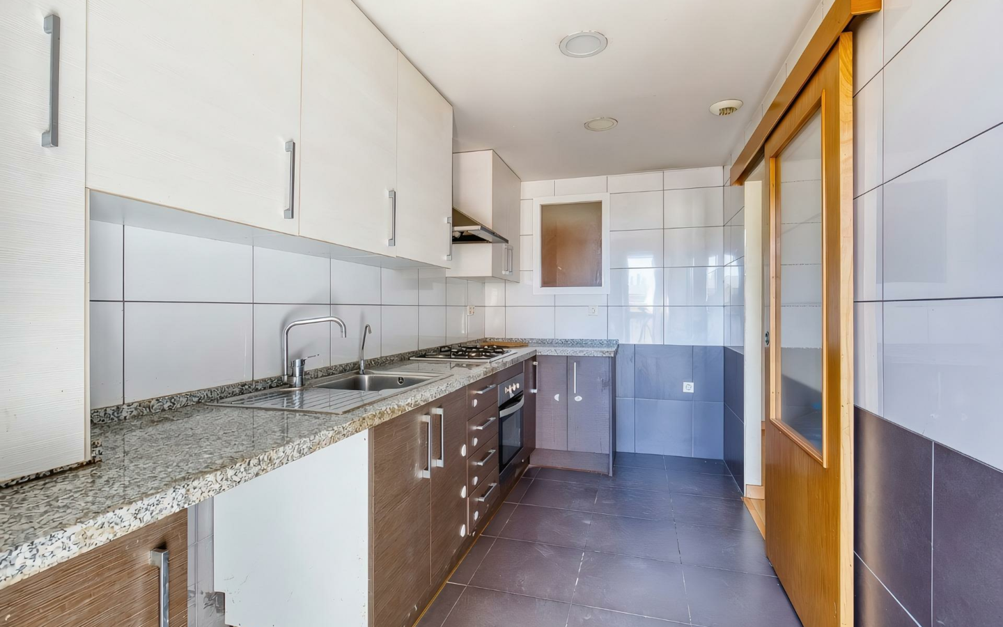 3-bedroom Flat In Elche, Spain (86 M²)