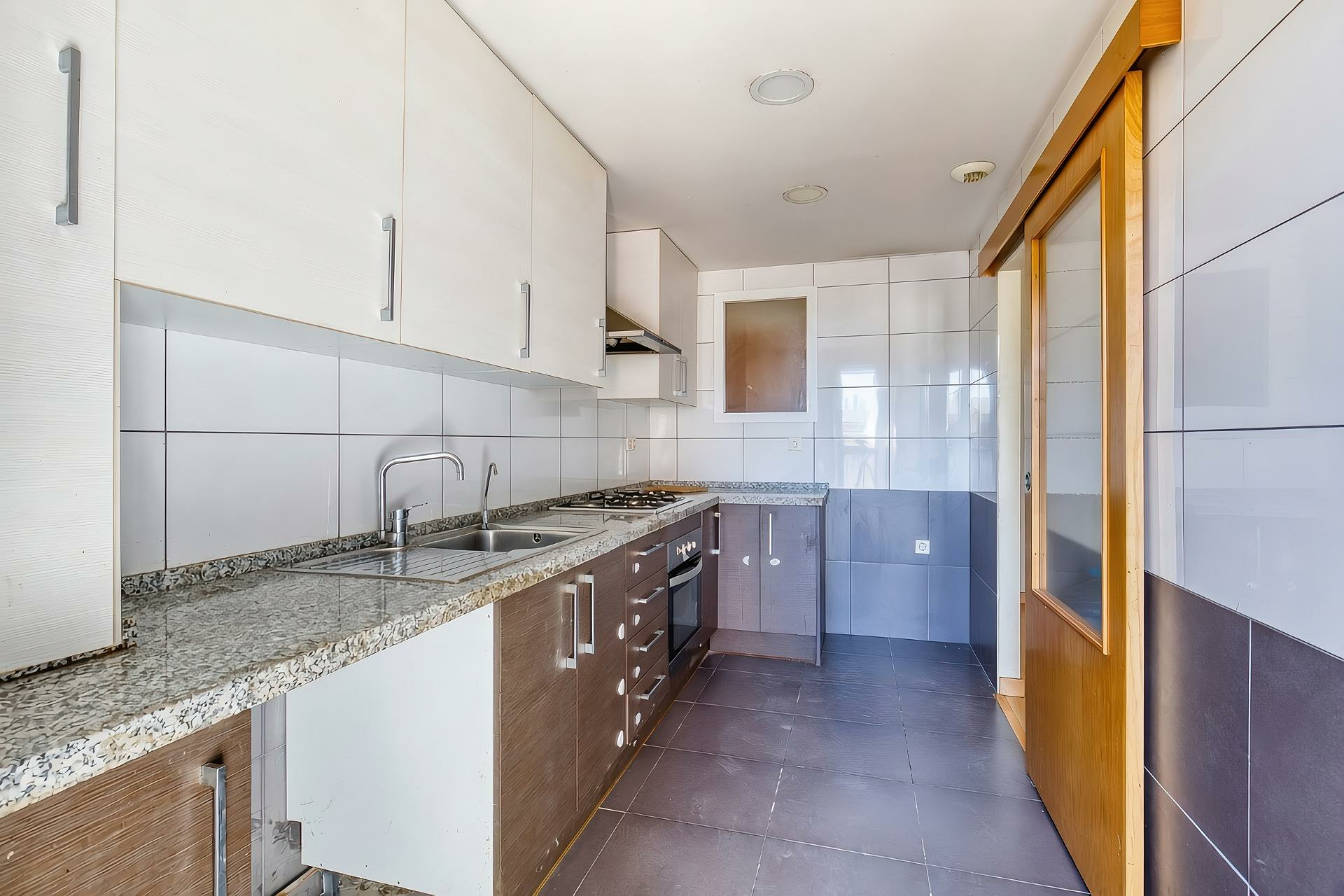 7-5-00643b 3-bedroom Flat In Elche, Spain (86 M²)
