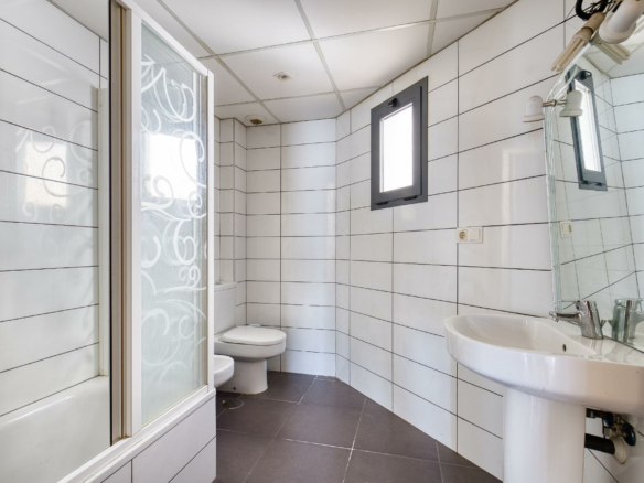 3-bedroom Flat In Elche, Spain (86 M²)
