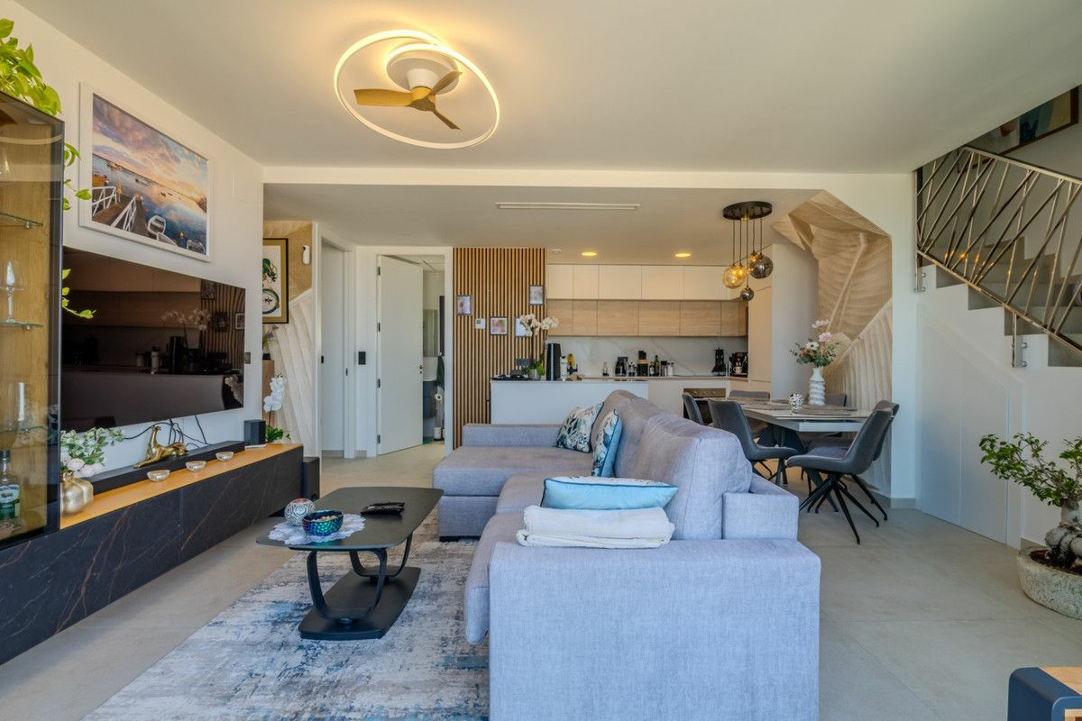 3-bedroom Apartment In Guardamar Del Segura, Spain (93 M²)