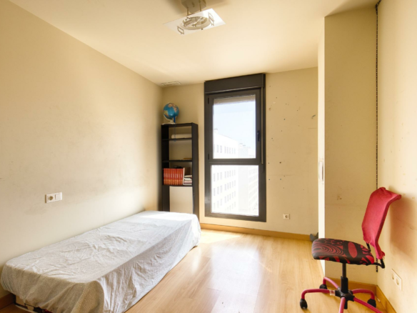 3-bedroom Flat In Elche, Spain (86 M²)