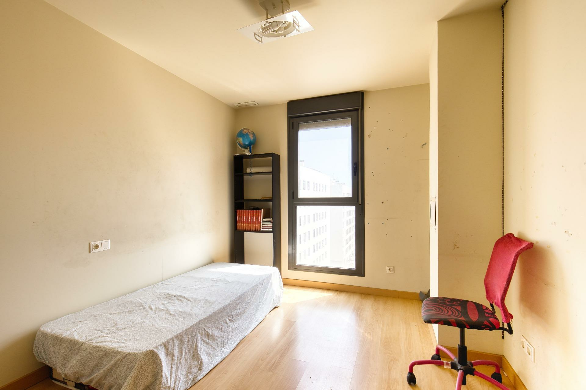 7-7-1bd565 3-bedroom Flat In Elche, Spain (86 M²)