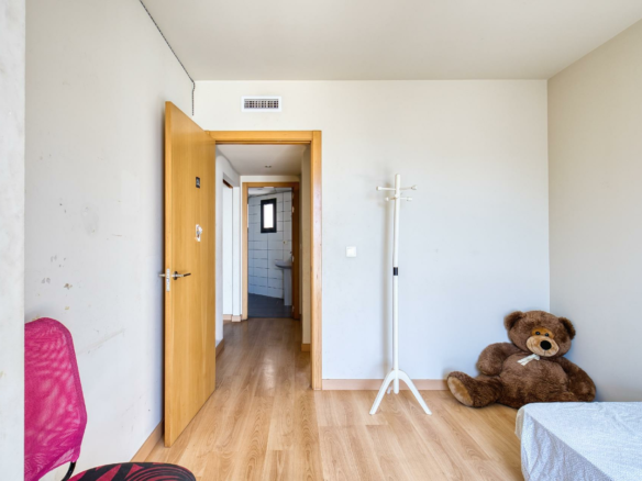 3-bedroom Flat In Elche, Spain (86 M²)