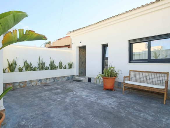 3-bedroom Villa In Torrevieja, Spain (102 M²)