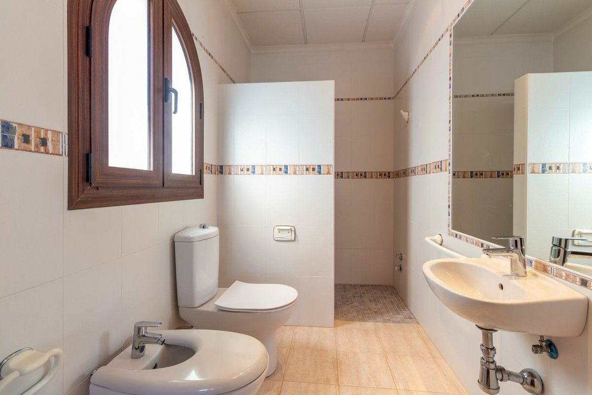 4-bedroom Villa In Orihuela Costa, Spain (624 M²)