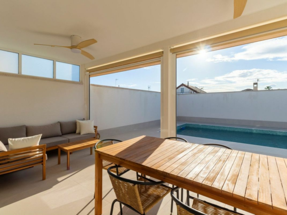 3-bedroom Villa In Torrevieja, Spain (102 M²)