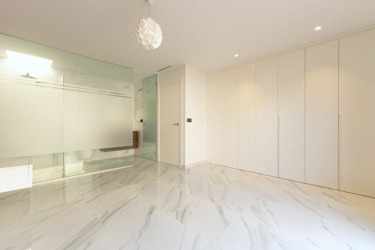 3-bedroom Villa In San Miguel De Salinas, Spain (210 M²)