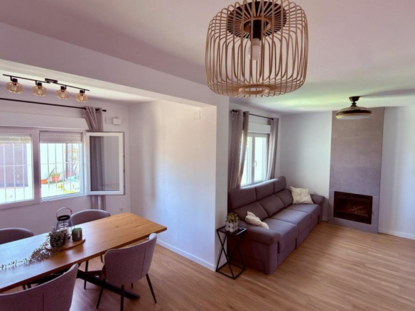 4-bedroom Villa In San Vicente Del Raspeig, Spain (168 M²)