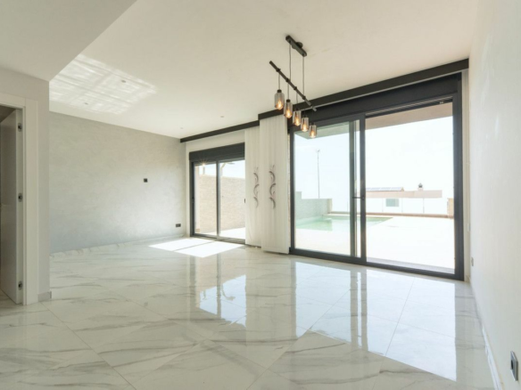 3-bedroom Villa In San Miguel De Salinas, Spain (210 M²)