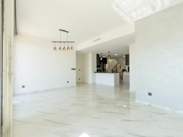 3-bedroom Villa In San Miguel De Salinas, Spain (210 M²)