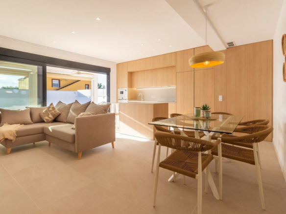 3-bedroom Villa In Torrevieja, Spain (102 M²)