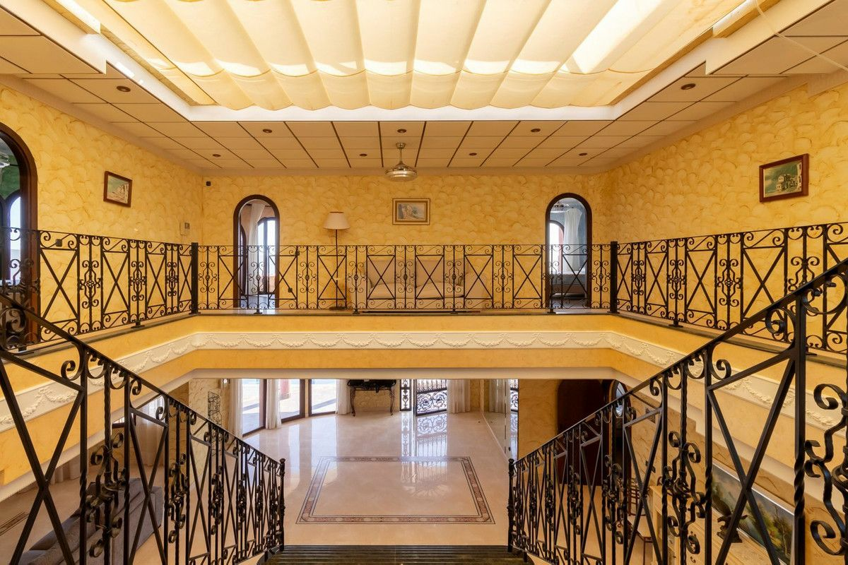 4-bedroom Villa In Orihuela Costa, Spain (624 M²)