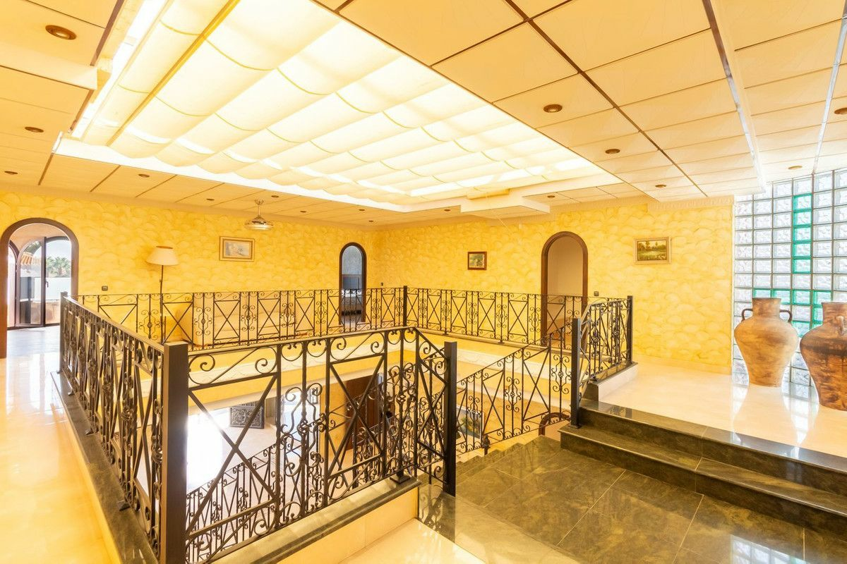 4-bedroom Villa In Orihuela Costa, Spain (624 M²)