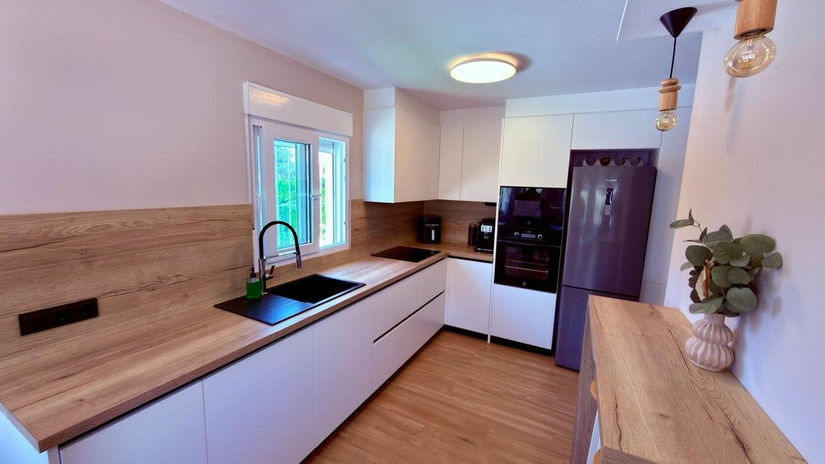 4-bedroom Villa In San Vicente Del Raspeig, Spain (168 M²)