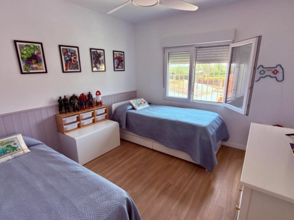 4-bedroom Villa In San Vicente Del Raspeig, Spain (168 M²)