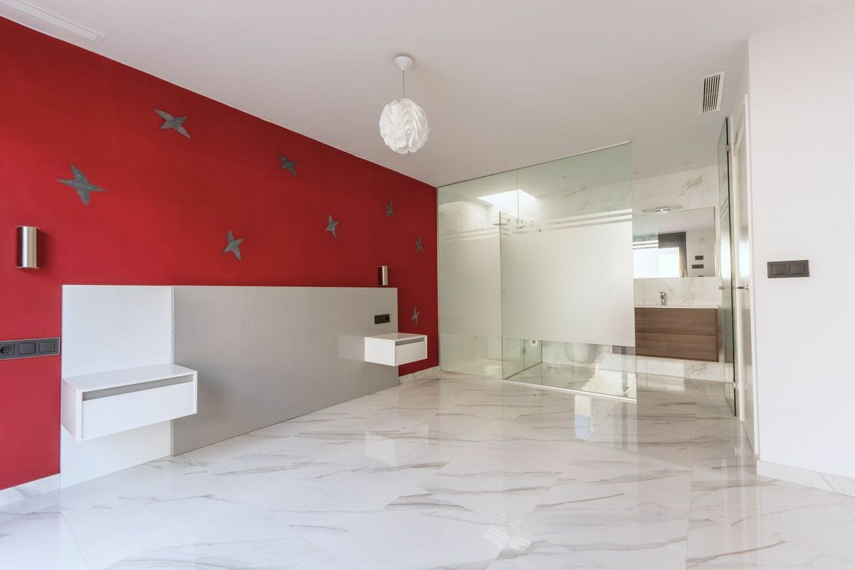 3-bedroom Villa In San Miguel De Salinas, Spain (210 M²)