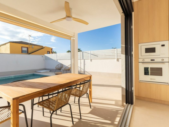 3-bedroom Villa In Torrevieja, Spain (102 M²)