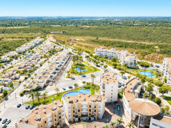2-bedroom Flat In Murcia, Spain (64 M²)