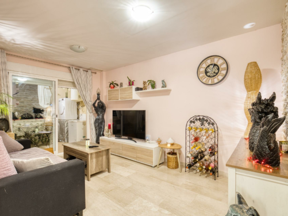 2-bedroom Flat In Murcia, Spain (64 M²)