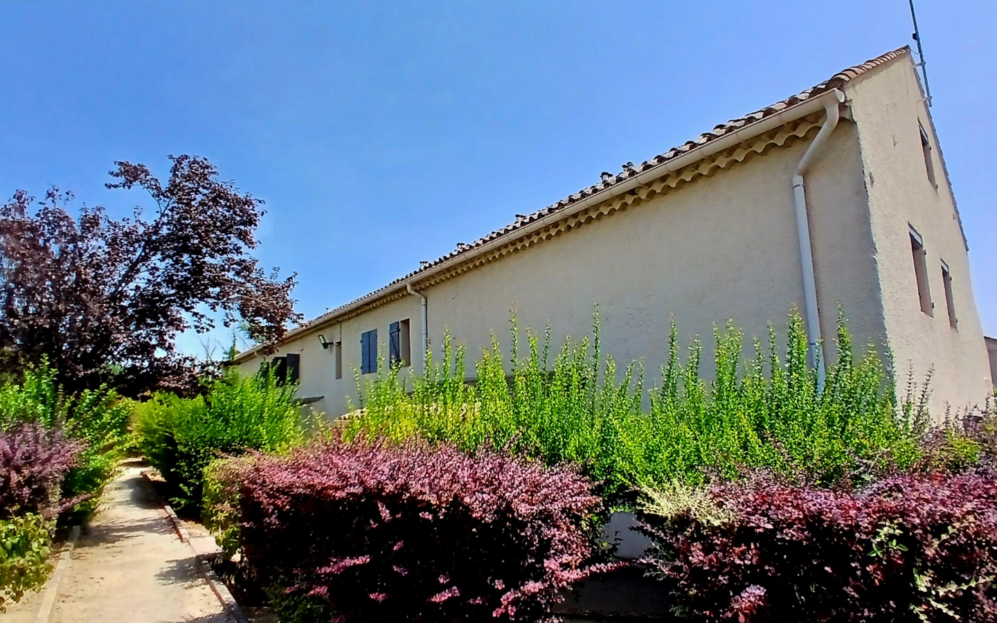 2-bedroom Apartment In Capestang, France (98 M²)