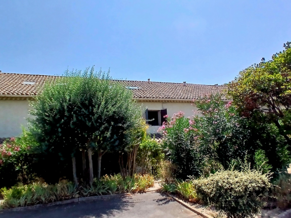 2-bedroom Apartment In Capestang, France (98 M²)