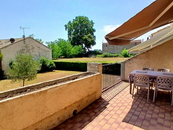 2-bedroom Apartment In Capestang, France (98 M²)