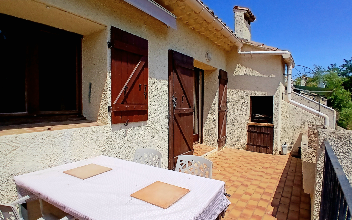 2-bedroom Apartment In Capestang, France (98 M²)