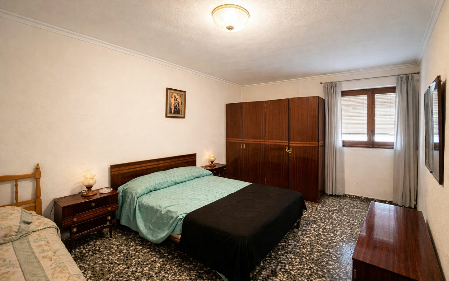 Commercial Premises In Jávea, Spain (98 M²)