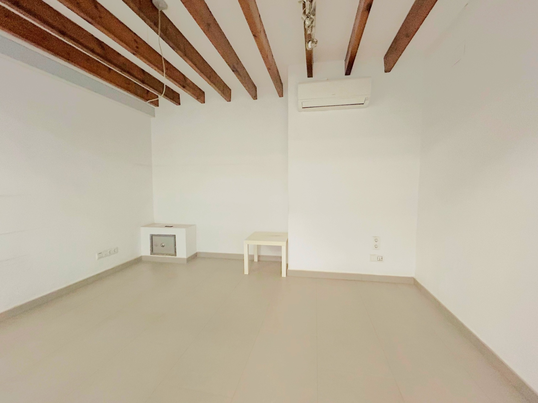 Commercial Premises In Jávea, Spain (220 M²)