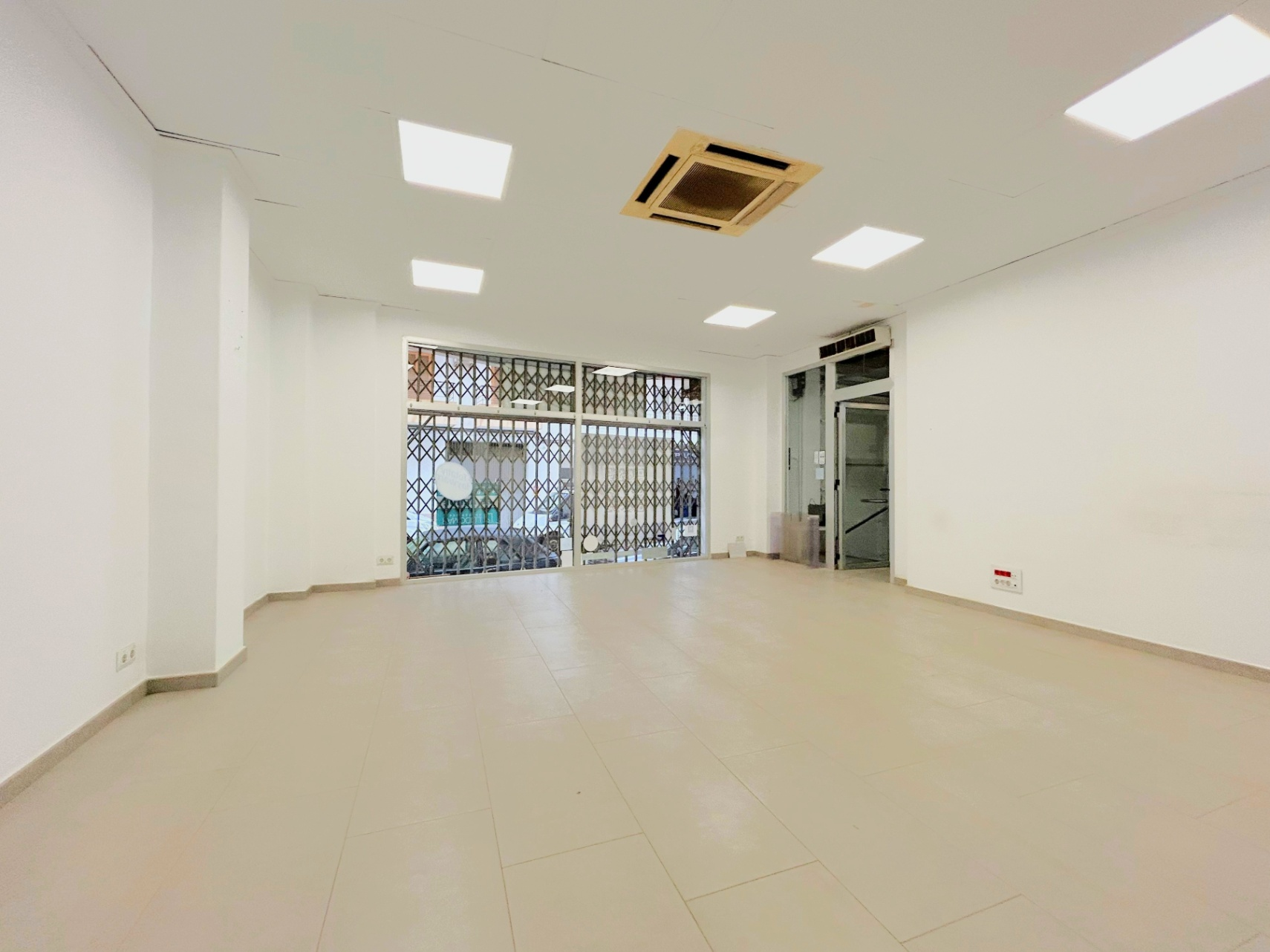 Commercial Premises In Jávea, Spain (220 M²)