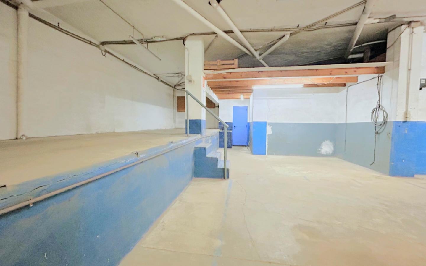 Commercial Premises In Jávea, Spain (220 M²)