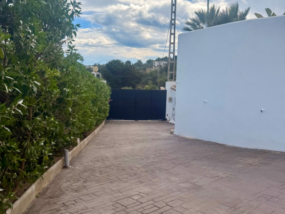 4-bedroom Villa In Jávea, Spain (192 M²)