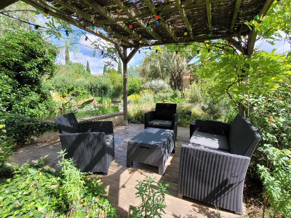 4-bedroom Detached House In Laurens, France (180 M²)