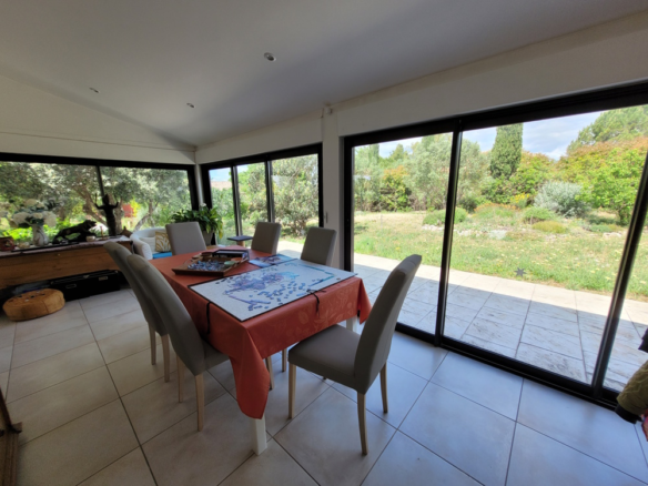 4-bedroom Detached House In Laurens, France (180 M²)