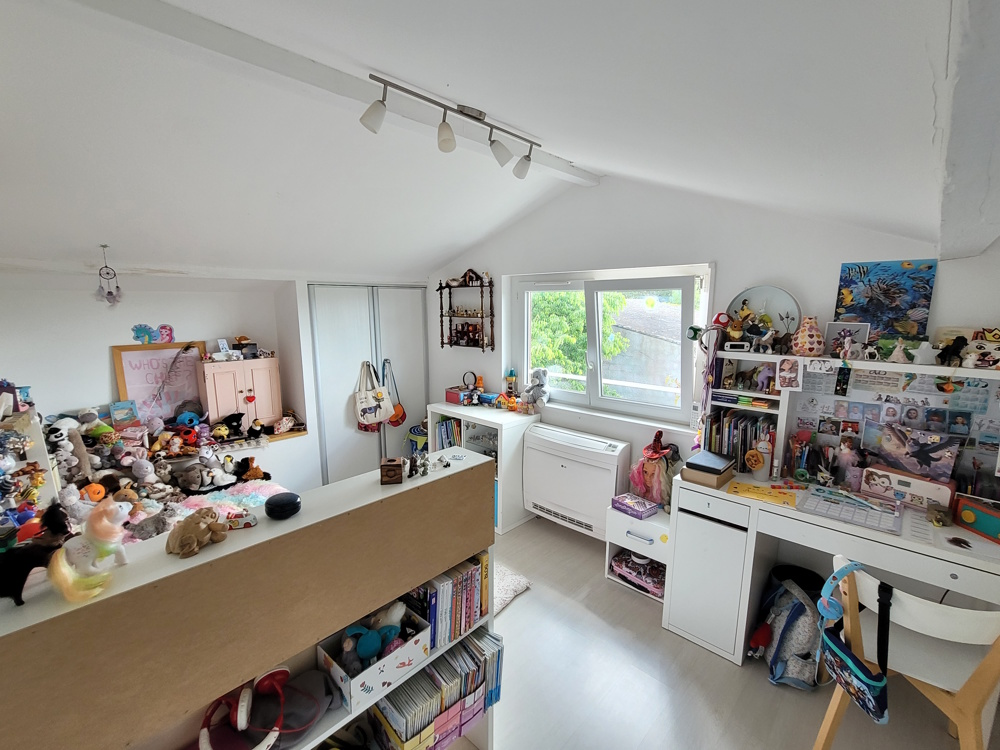 4-bedroom Detached House In Laurens, France (180 M²)