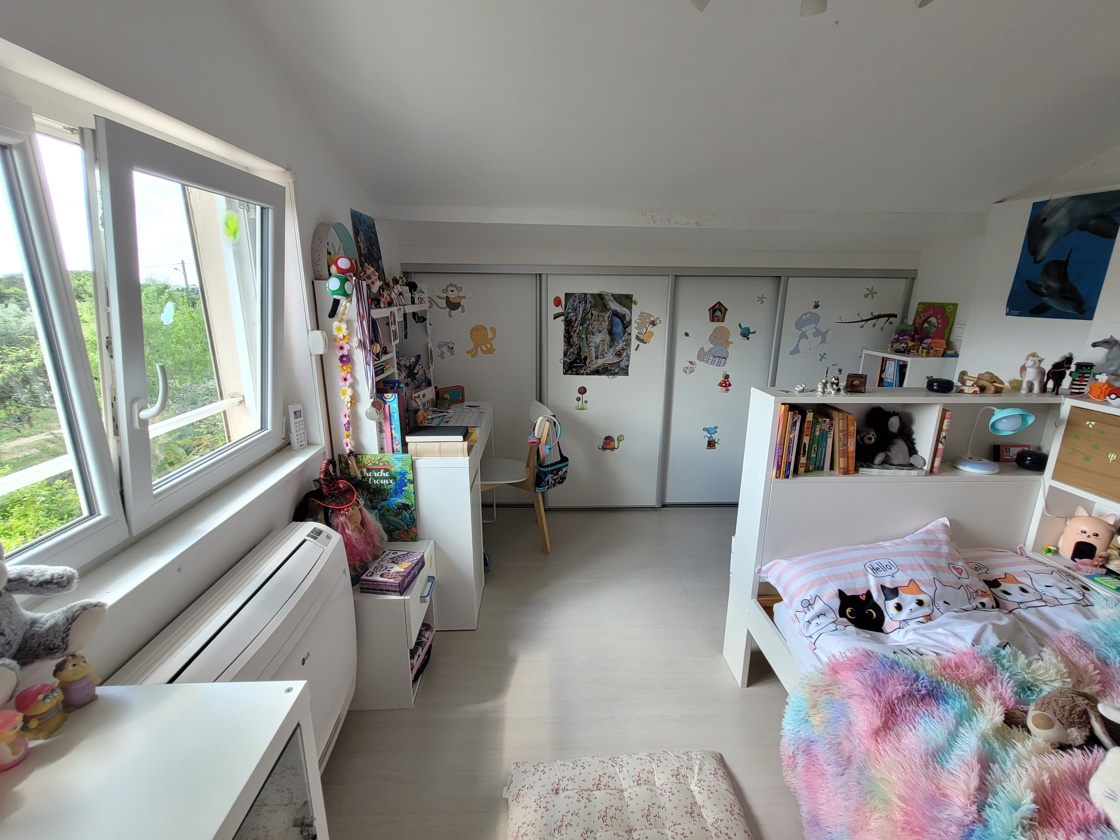 4-bedroom Detached House In Laurens, France (180 M²)