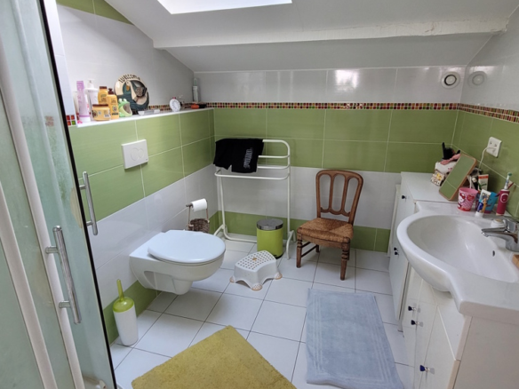 4-bedroom Detached House In Laurens, France (180 M²)