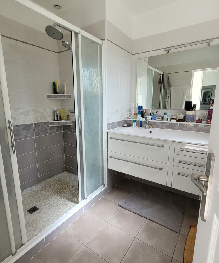 4-bedroom Detached House In Laurens, France (180 M²)