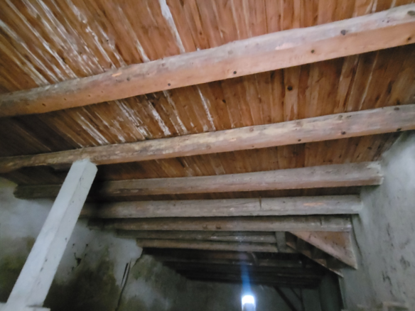Barn In Puissalicon, France (180 M²)