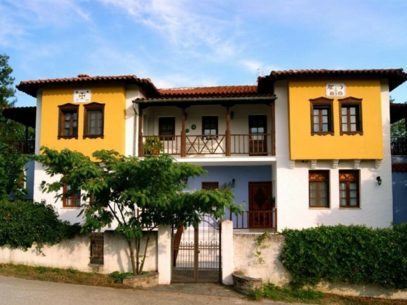 Business In Poligiros, Greece (450 M²)