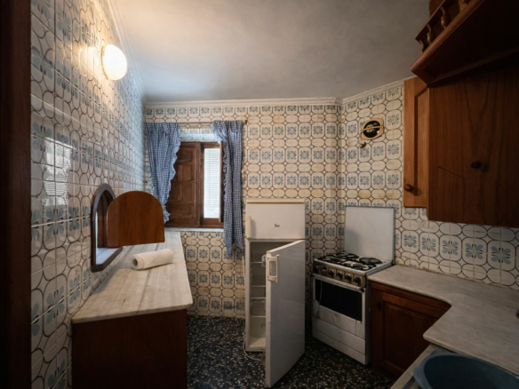 Commercial Premises In Jávea, Spain (98 M²)