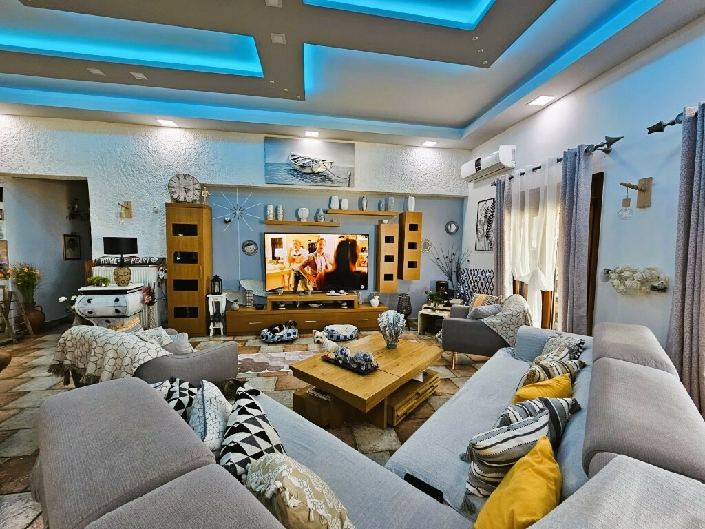 2-bedroom Villa In Gazi, Greece (500 M²)