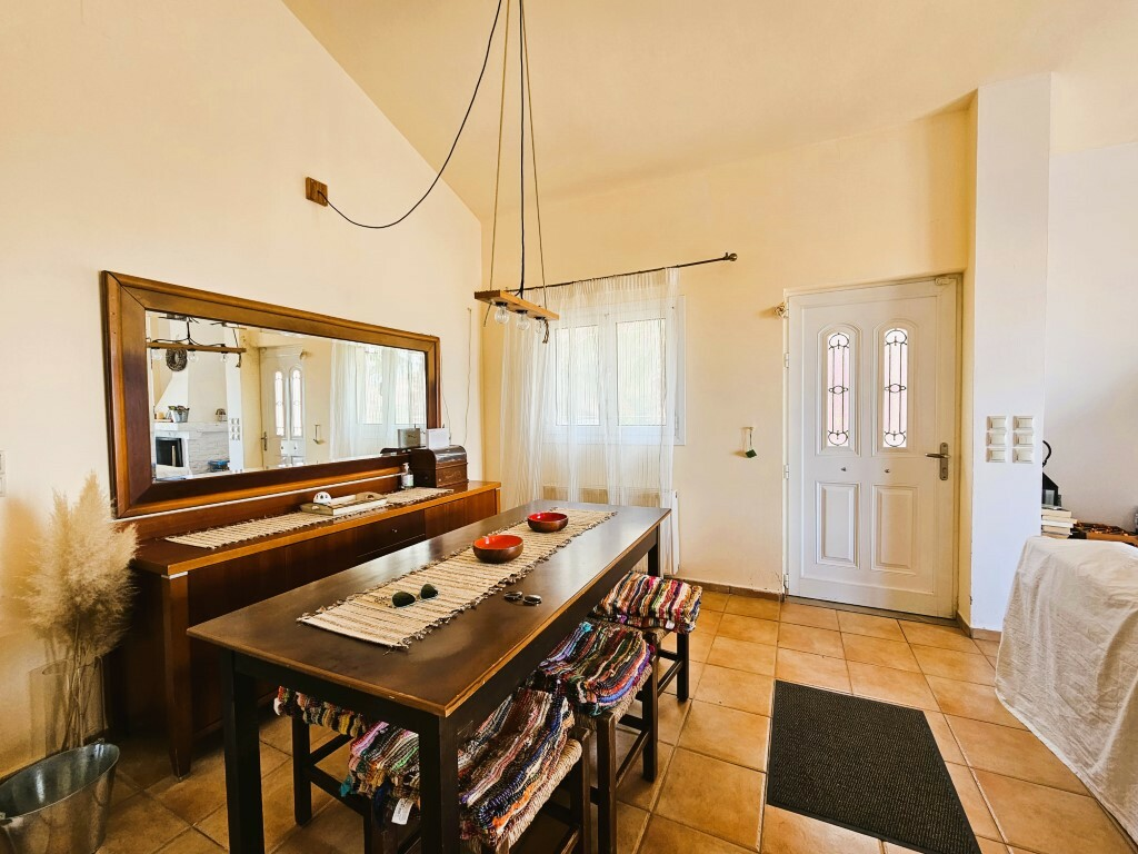 2-bedroom Detached House In Gazi, Greece (108 M²)
