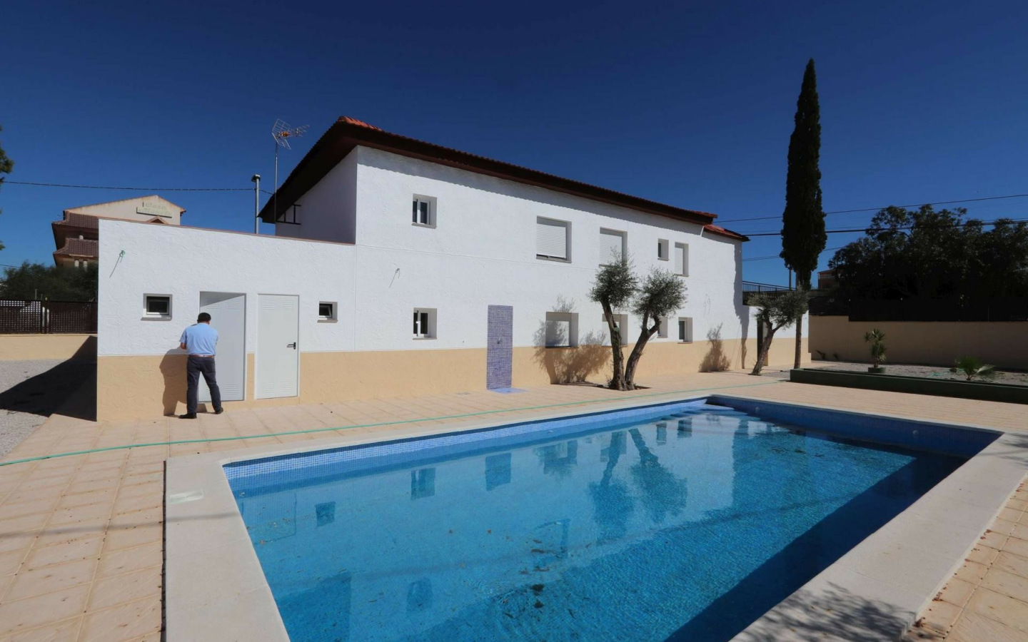 11-bedroom Commercial In Fortuna, Spain (500 M²)
